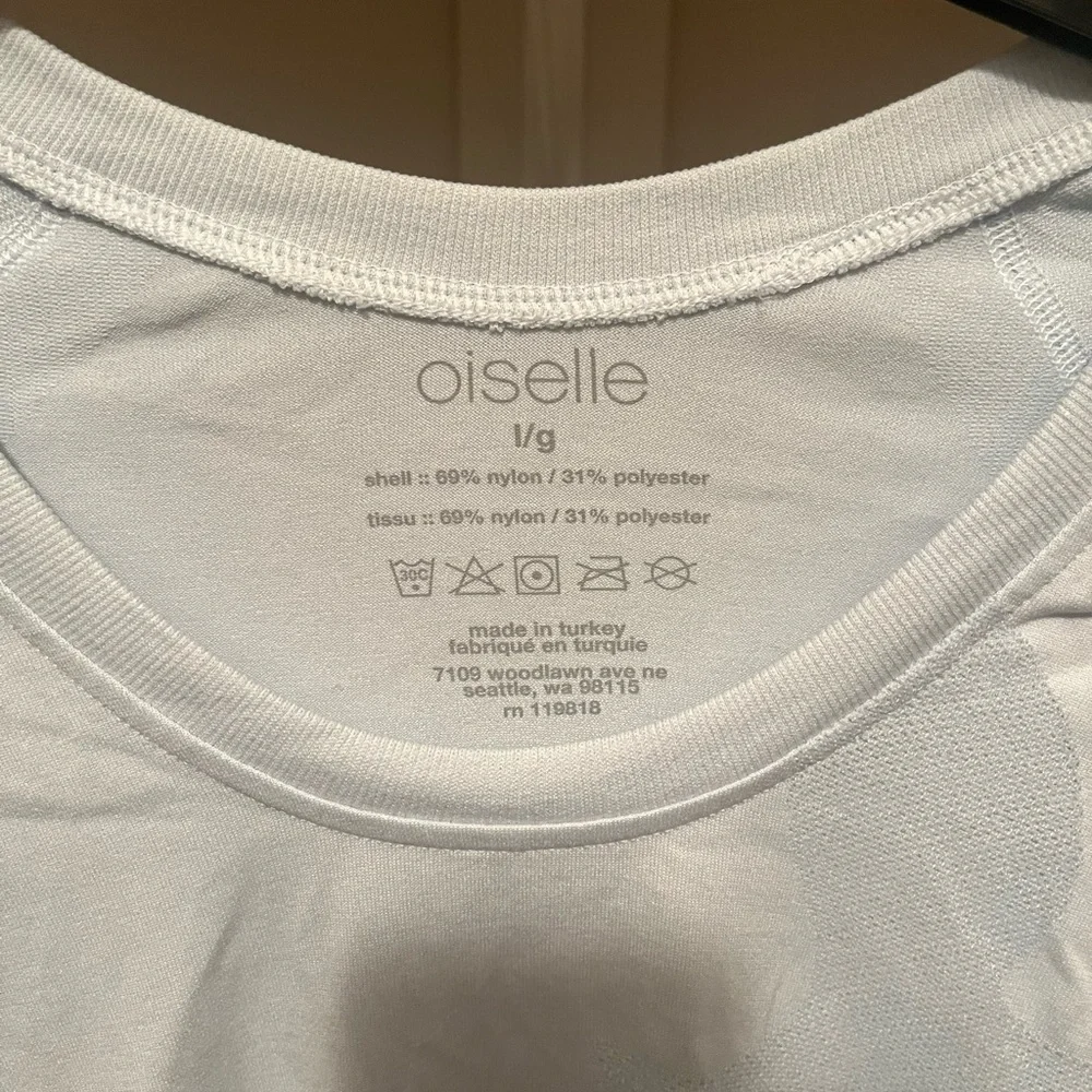 Oiselle Women's Soft Light Blue Long Sleeve Flyte - Picture 5 of 5